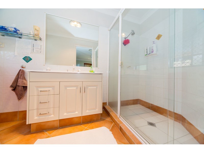 5 Orpington Court, Arundel QLD 4214