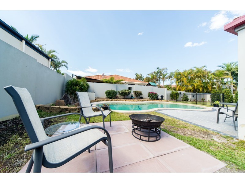 5 Orpington Court, Arundel QLD 4214