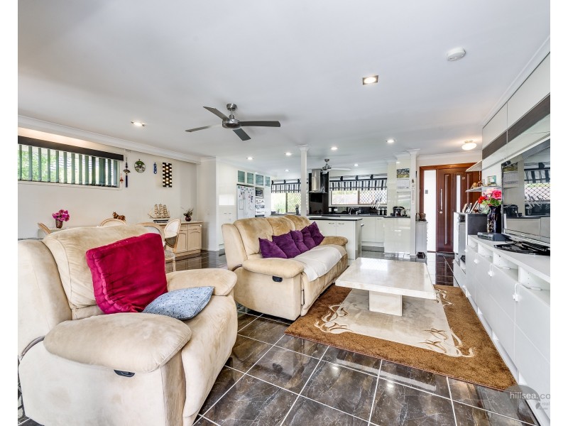 15 Menindee Avenue, Coombabah QLD 4216