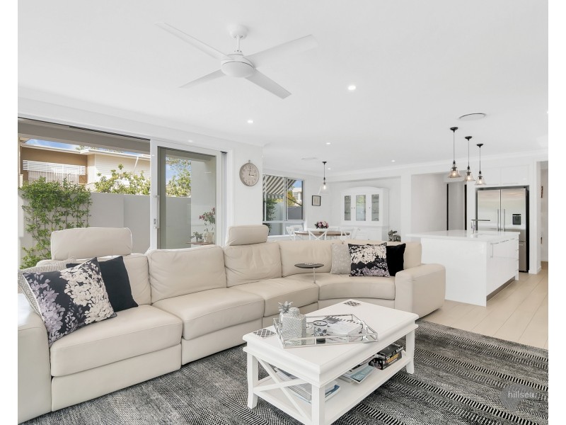 5017A Riverwood Grove, Benowa QLD 4217