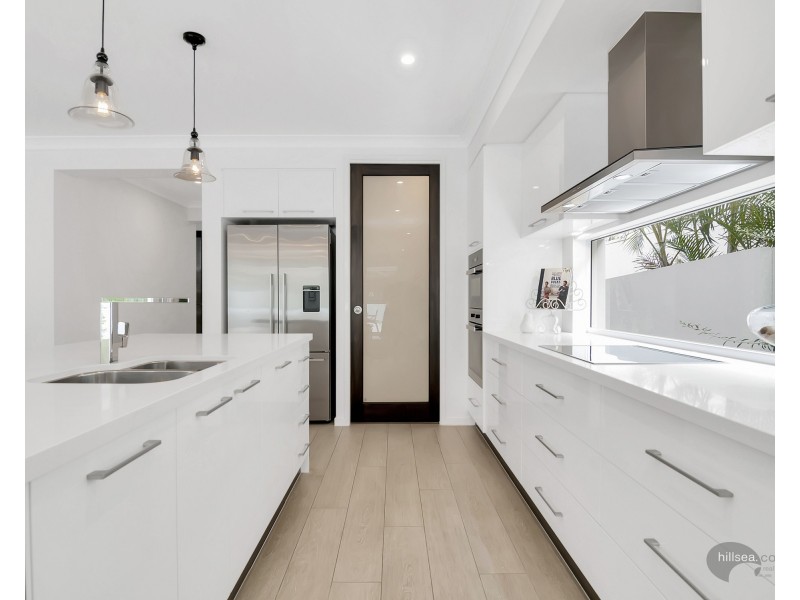 5017A Riverwood Grove, Benowa QLD 4217