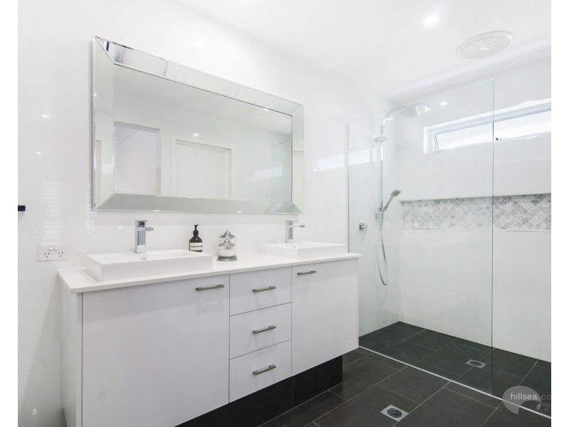 5017A Riverwood Grove, Benowa QLD 4217