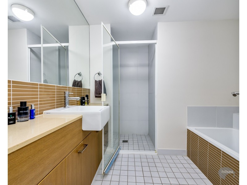 117/64 Sickle Avenue, Hope Island QLD 4212