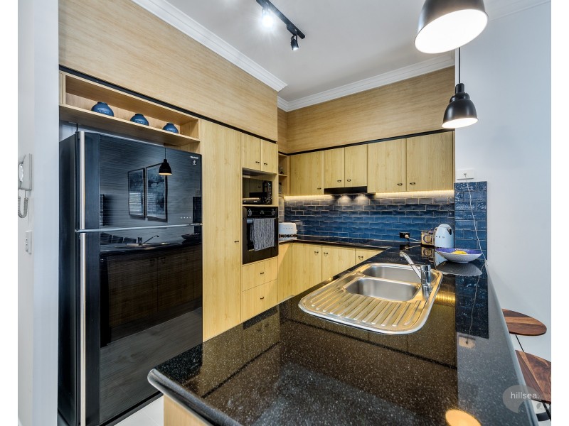 20/82-86 Limetree Parade, Runaway Bay QLD 4216
