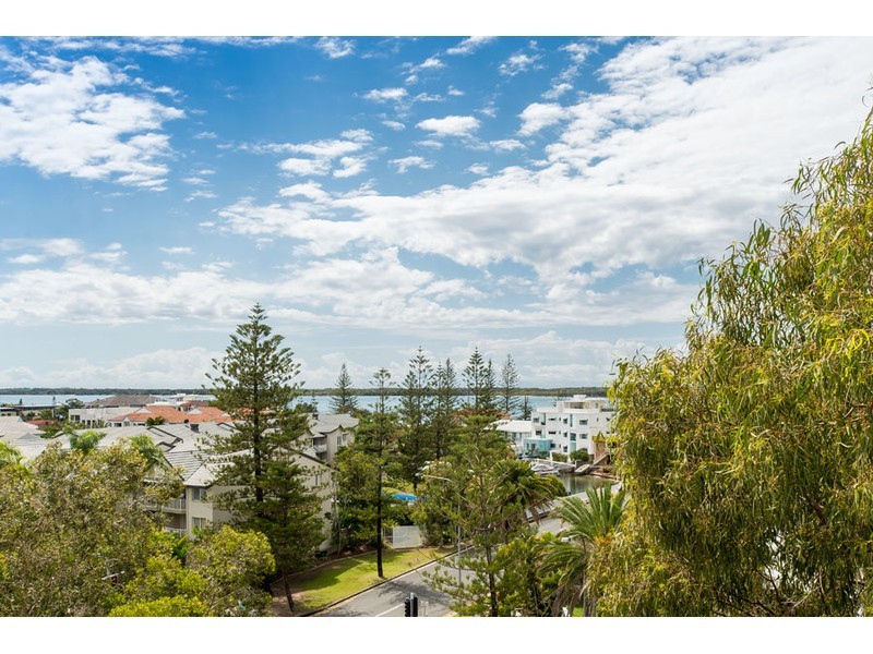 33/20 Bayview Street, Runaway Bay QLD 4216