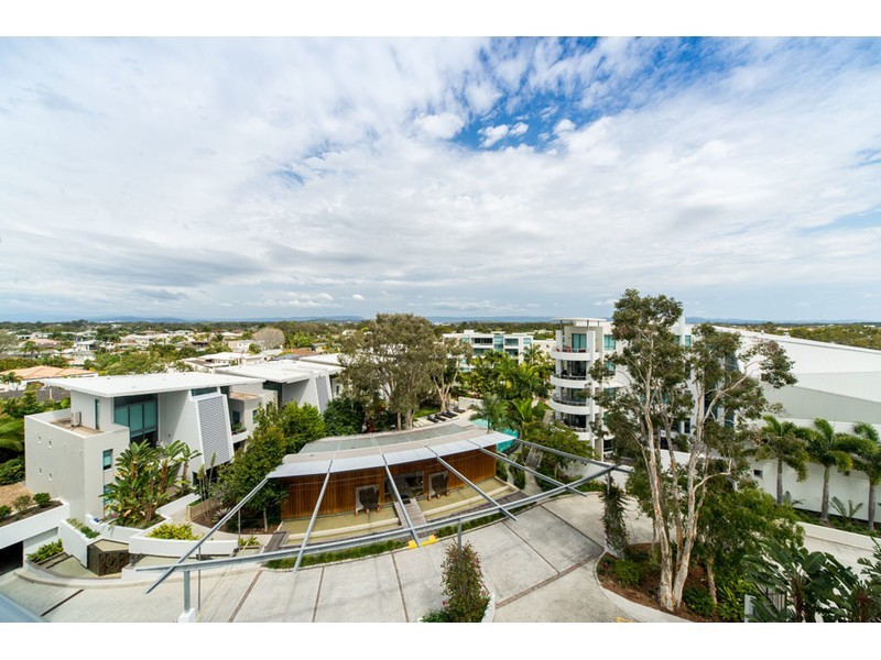 33/20 Bayview Street, Runaway Bay QLD 4216