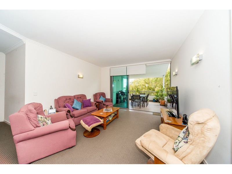 33/20 Bayview Street, Runaway Bay QLD 4216