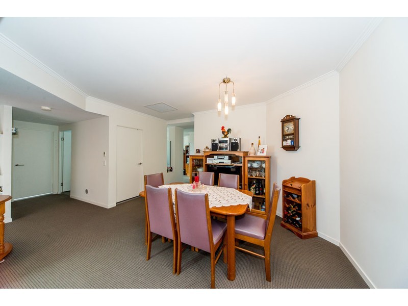 33/20 Bayview Street, Runaway Bay QLD 4216