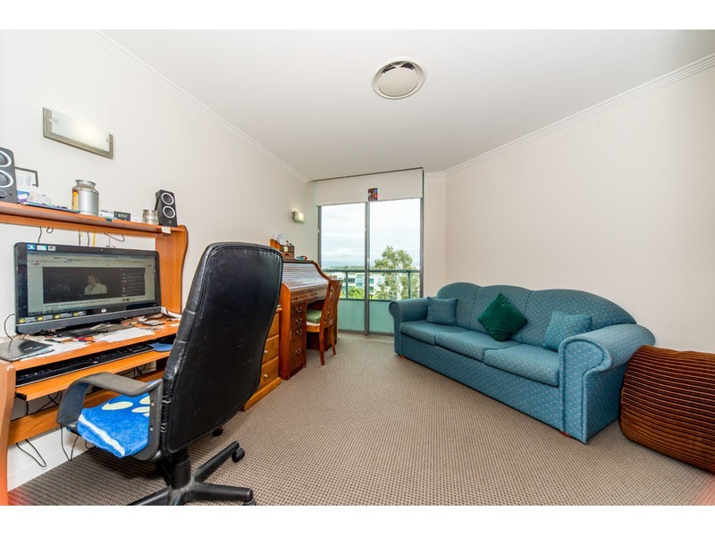 33/20 Bayview Street, Runaway Bay QLD 4216