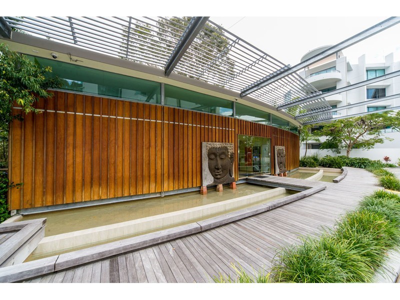 33/20 Bayview Street, Runaway Bay QLD 4216