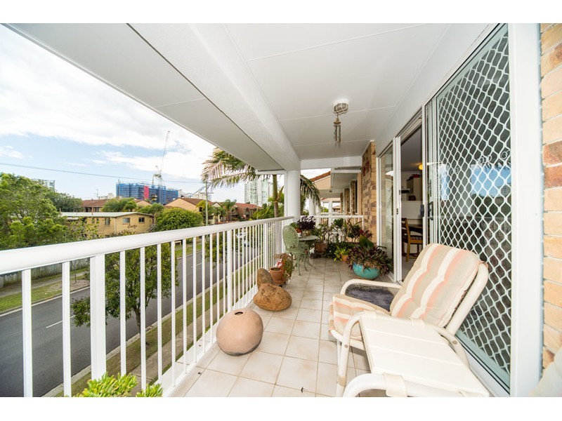 8/145 Muir Street, Labrador QLD 4215