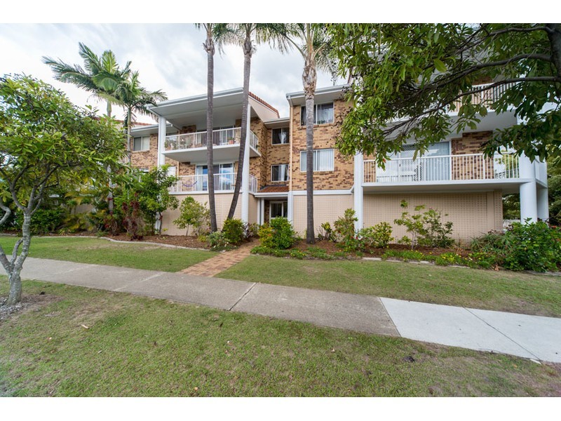 8/145 Muir Street, Labrador QLD 4215