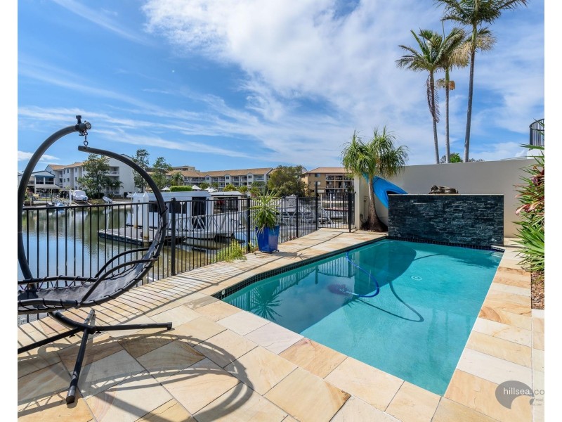 1/48 Vaggelas Crescent, Biggera Waters QLD 4216