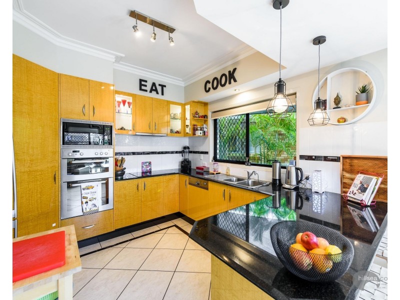 1/48 Vaggelas Crescent, Biggera Waters QLD 4216