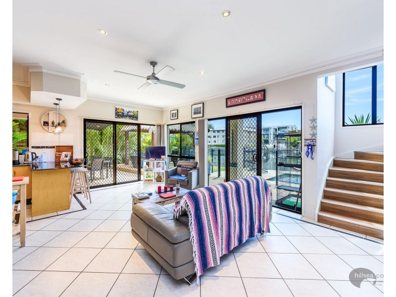 1/48 Vaggelas Crescent, Biggera Waters QLD 4216