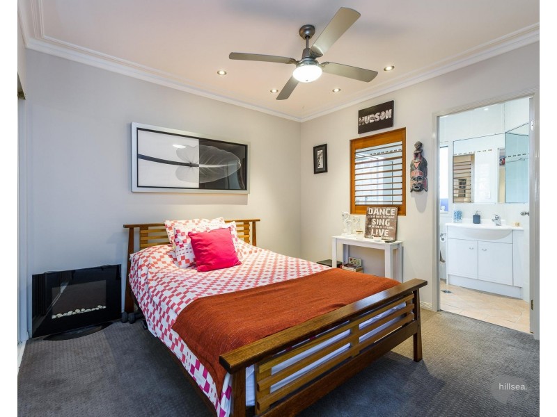 1/48 Vaggelas Crescent, Biggera Waters QLD 4216