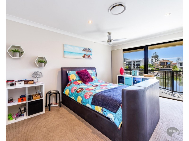 1/48 Vaggelas Crescent, Biggera Waters QLD 4216