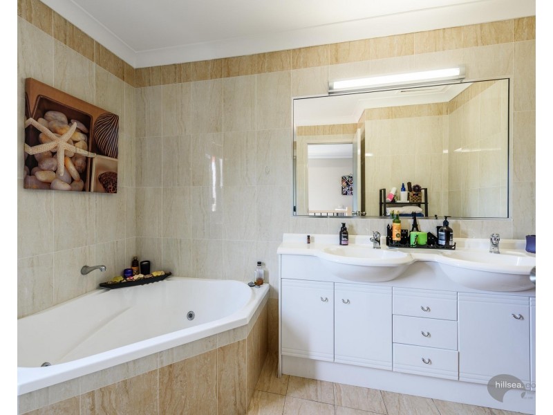 1/48 Vaggelas Crescent, Biggera Waters QLD 4216