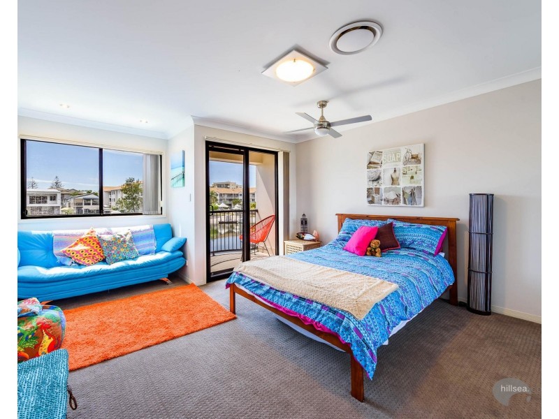 1/48 Vaggelas Crescent, Biggera Waters QLD 4216