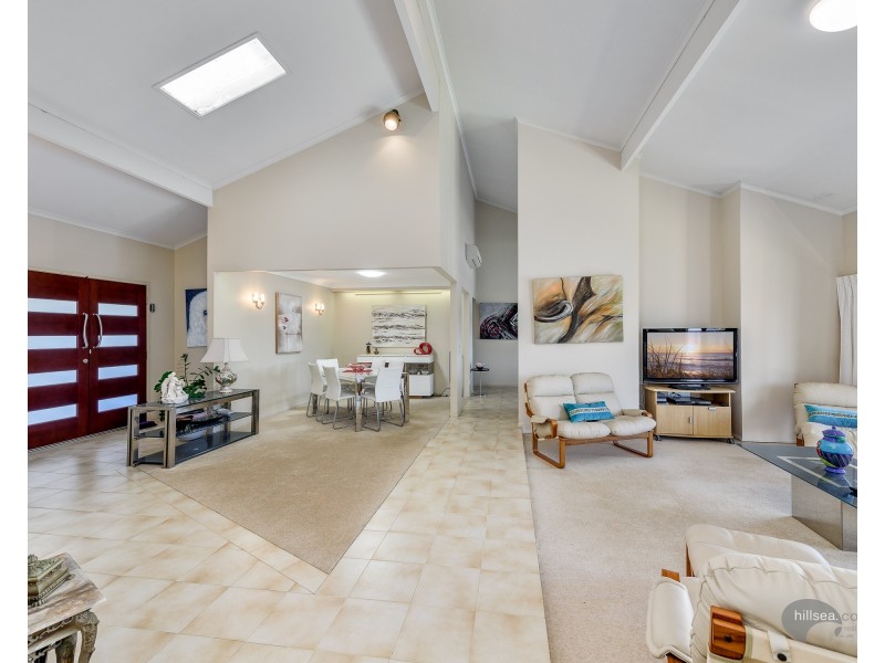 9 Tari Court, Runaway Bay QLD 4216