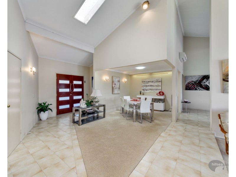 9 Tari Court, Runaway Bay QLD 4216