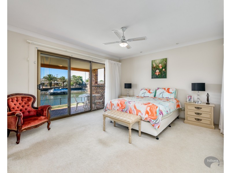 9 Tari Court, Runaway Bay QLD 4216