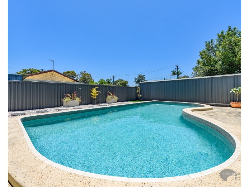 1 Nambur Street, Runaway Bay QLD 4216