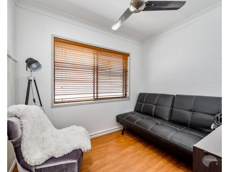 1 Nambur Street, Runaway Bay QLD 4216