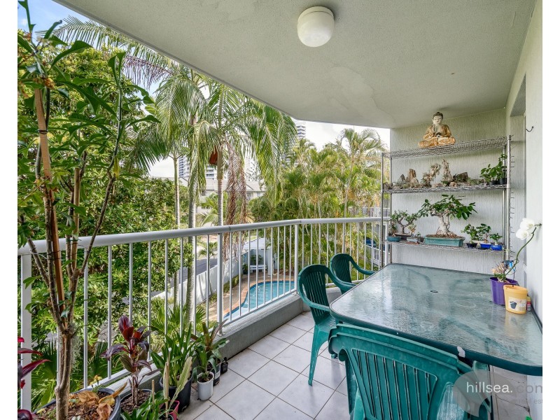 6/4 Madang Crescent, Runaway Bay QLD 4216