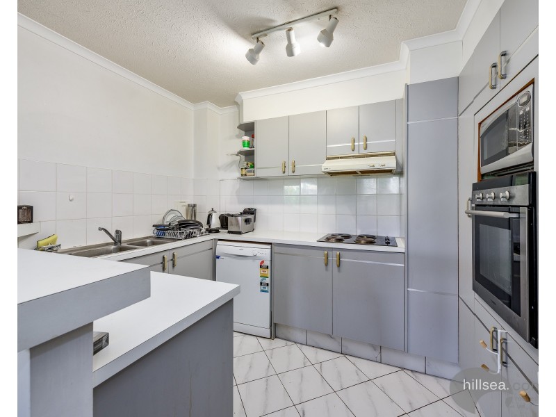 6/4 Madang Crescent, Runaway Bay QLD 4216