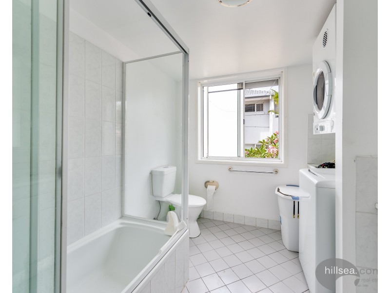 6/4 Madang Crescent, Runaway Bay QLD 4216