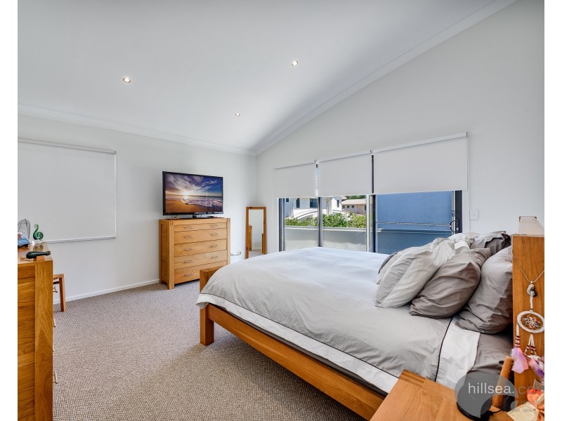 1/46 Bayview Street, Runaway Bay QLD 4216