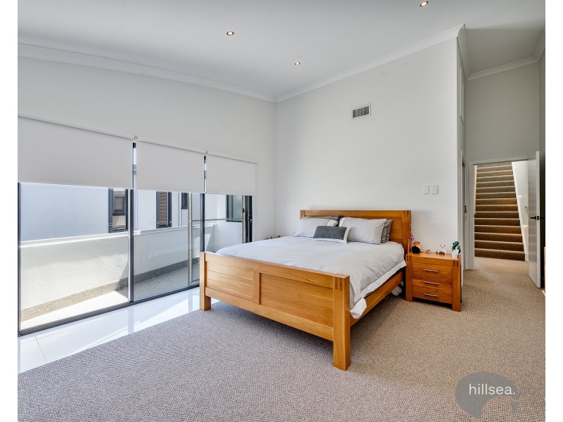 1/46 Bayview Street, Runaway Bay QLD 4216