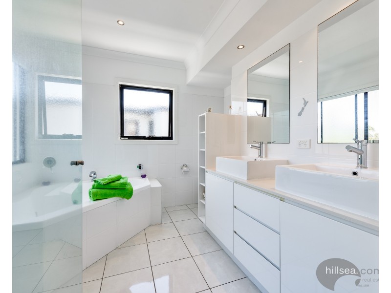 1/46 Bayview Street, Runaway Bay QLD 4216