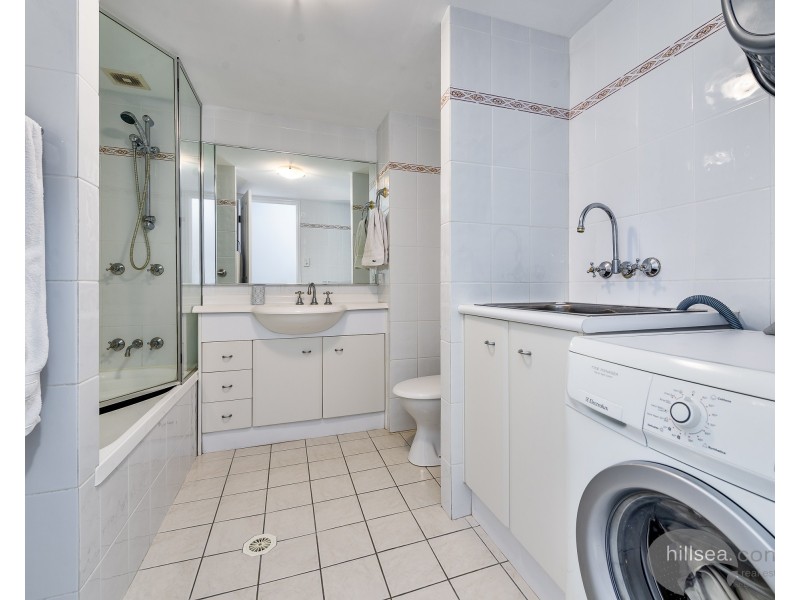 74/88-98 Limetree Parade, Runaway Bay QLD 4216