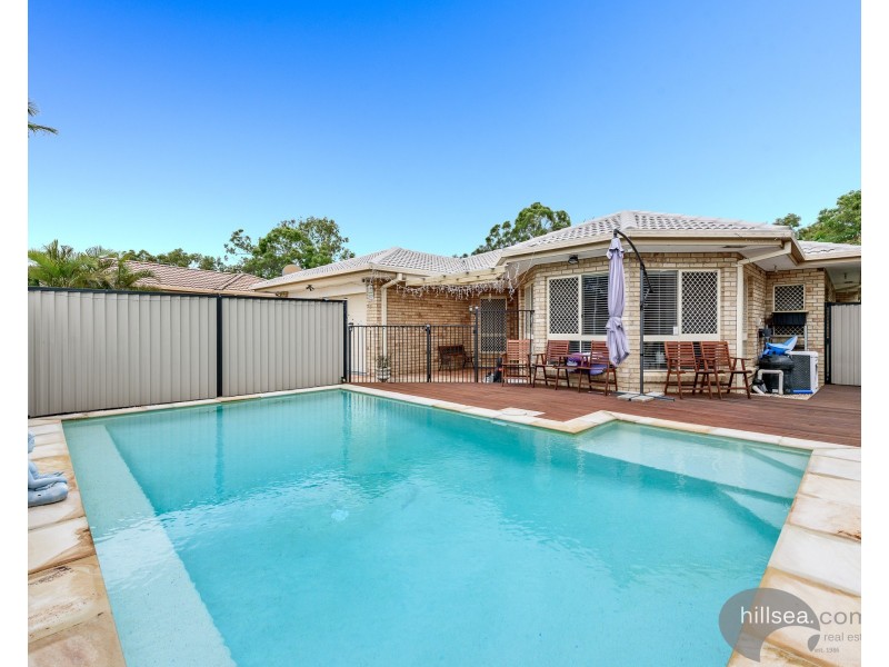 15 Dalby Court, Helensvale QLD 4212