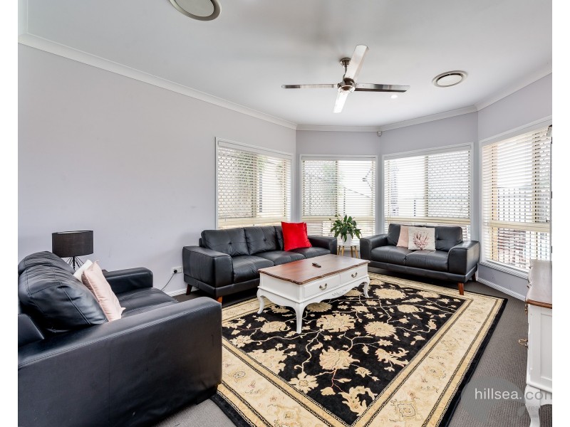 15 Dalby Court, Helensvale QLD 4212