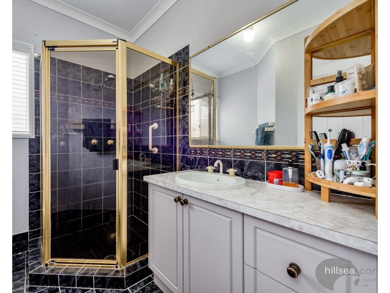 15 Dalby Court, Helensvale QLD 4212