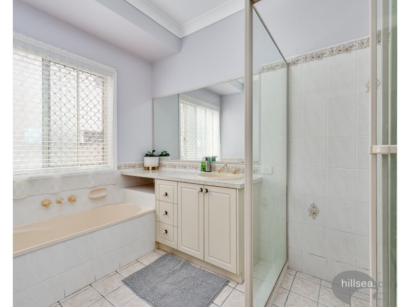 15 Dalby Court, Helensvale QLD 4212