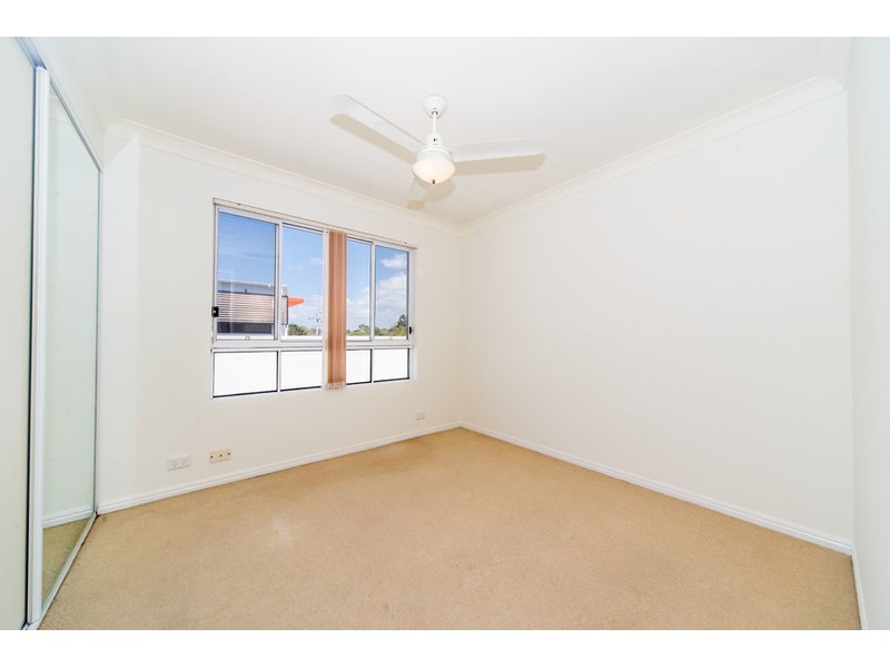 7/97 Muir Street, Labrador QLD 4215