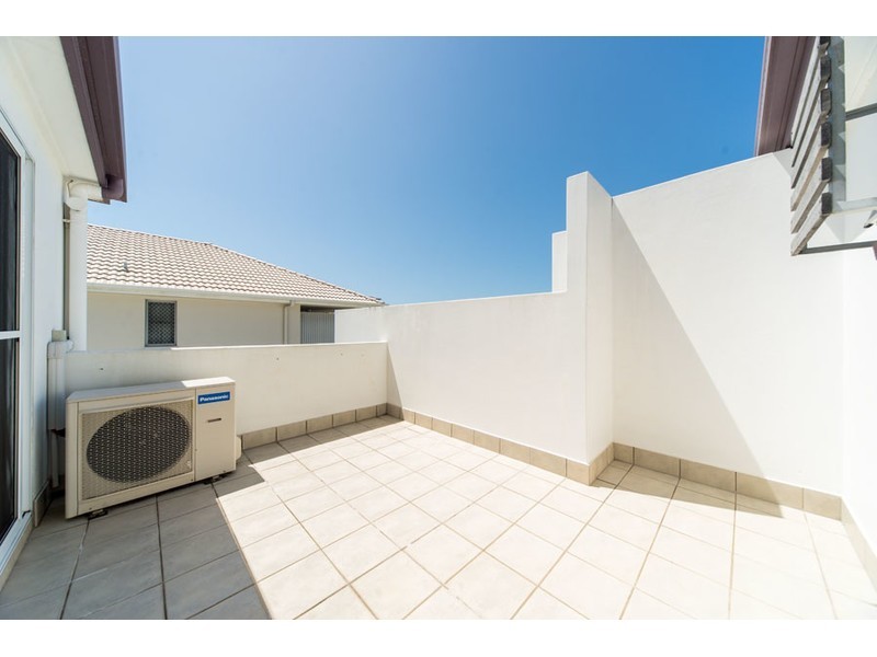 7/97 Muir Street, Labrador QLD 4215