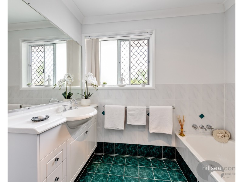 8/14 Liam Court, Labrador QLD 4215