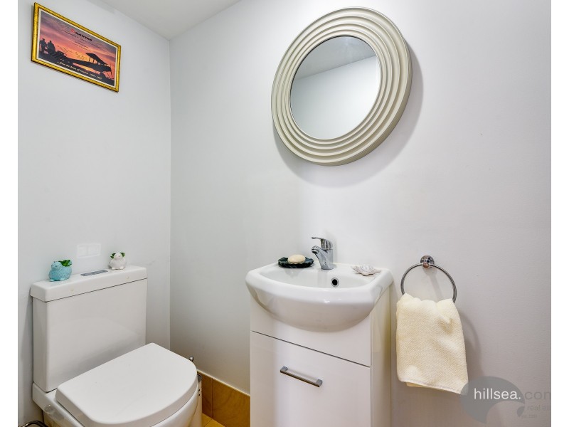 8/14 Liam Court, Labrador QLD 4215