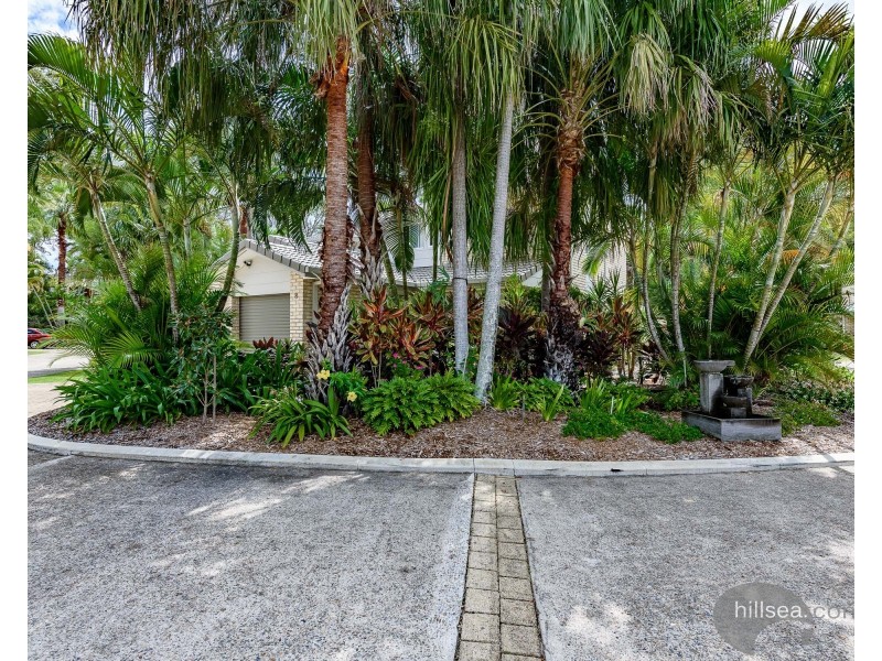 8/14 Liam Court, Labrador QLD 4215