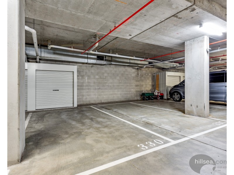 28401/2 Ephraim Island, Paradise Point QLD 4216