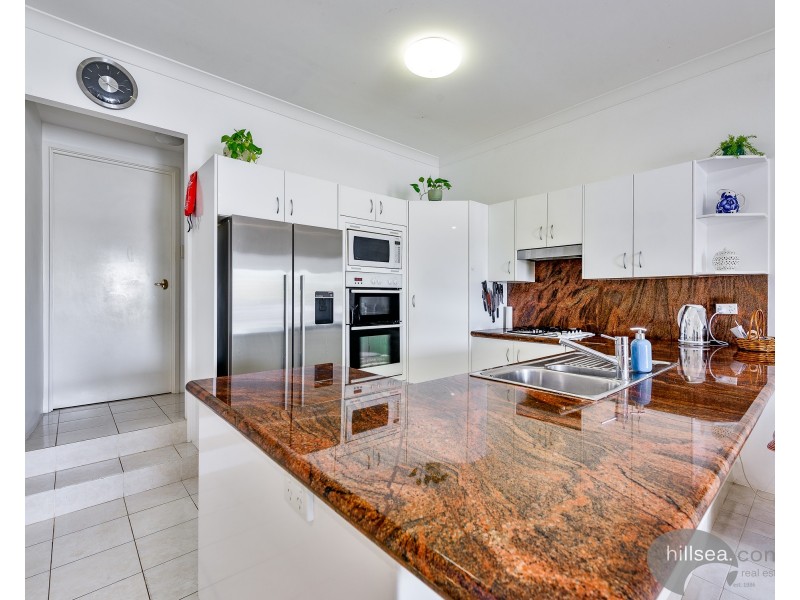 2/3 Lee Road, Runaway Bay QLD 4216