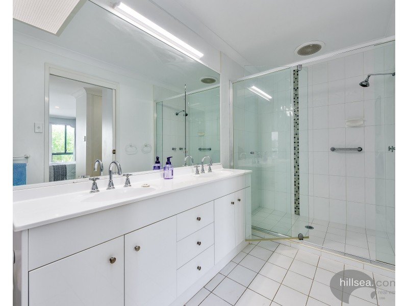 2/3 Lee Road, Runaway Bay QLD 4216