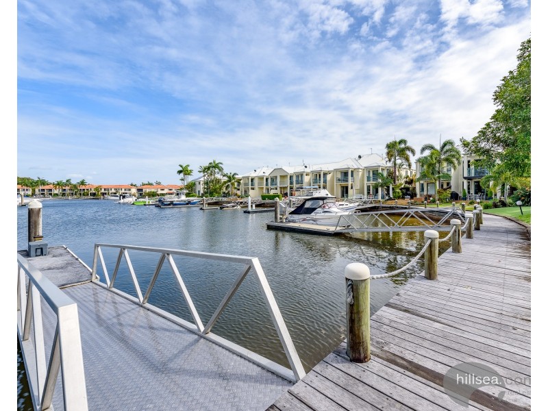 2/3 Lee Road, Runaway Bay QLD 4216