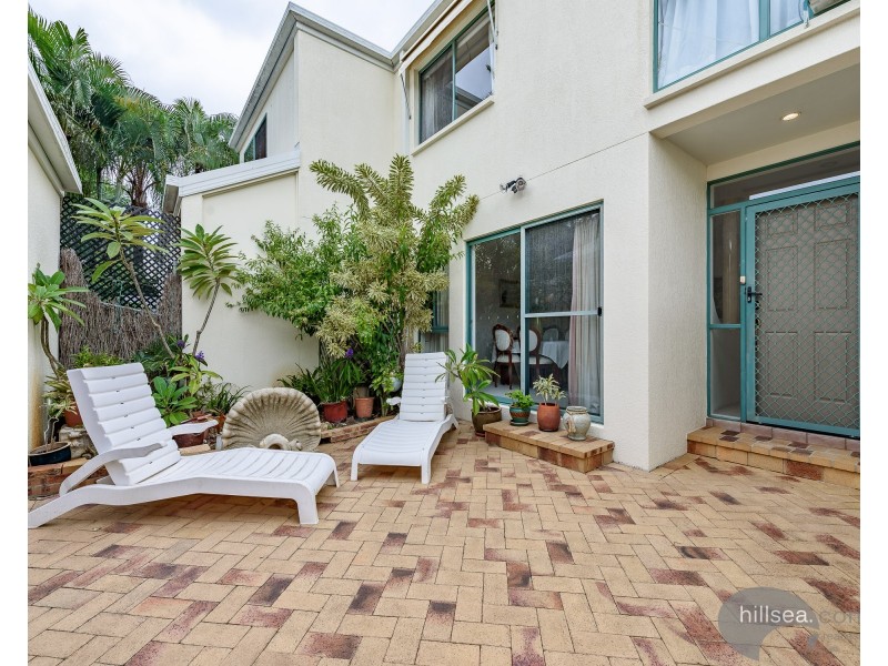 2/3 Lee Road, Runaway Bay QLD 4216