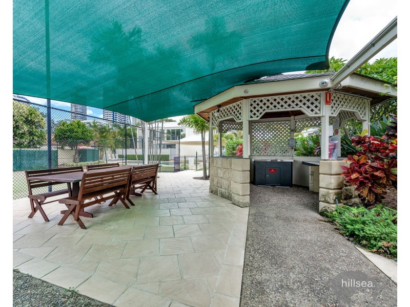 2/3 Lee Road, Runaway Bay QLD 4216